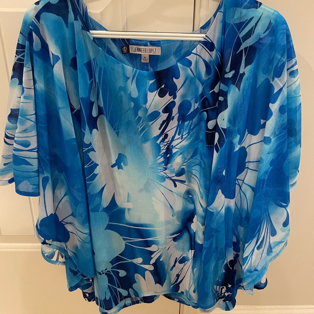 Gently used JenniferLopez blouse, blue. XL.